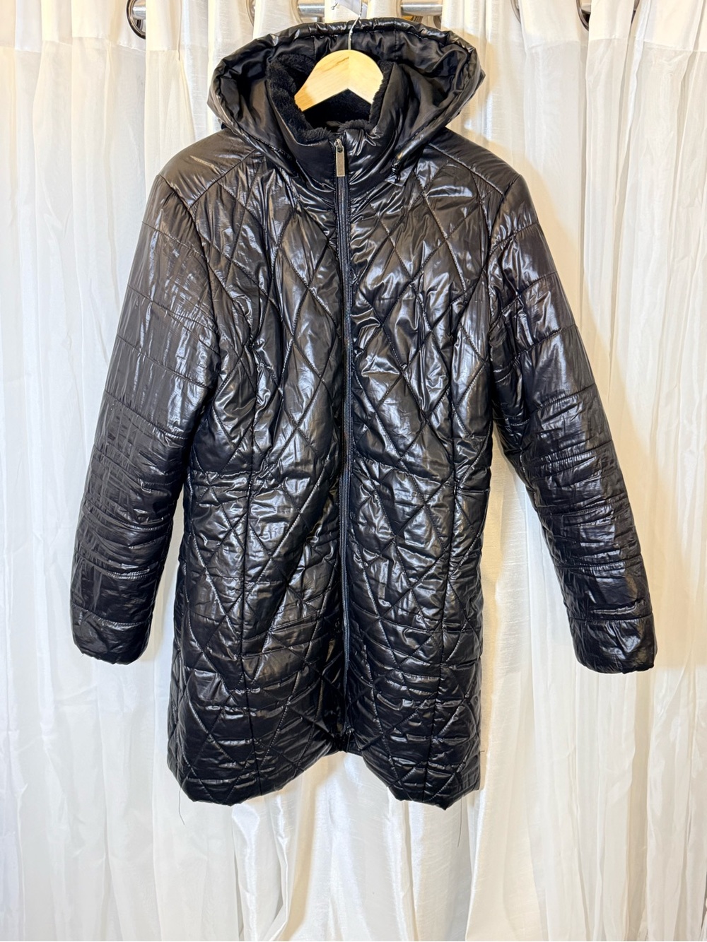 Suzy Shier Black Quilted Hooded Puffer Jacket